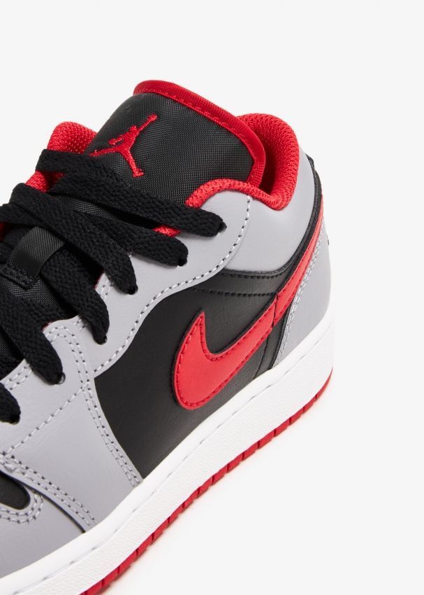 Кросівки чоловічі Jordan 1 'Cement Grey' Sneakers (553560-060) 553560-060 фото