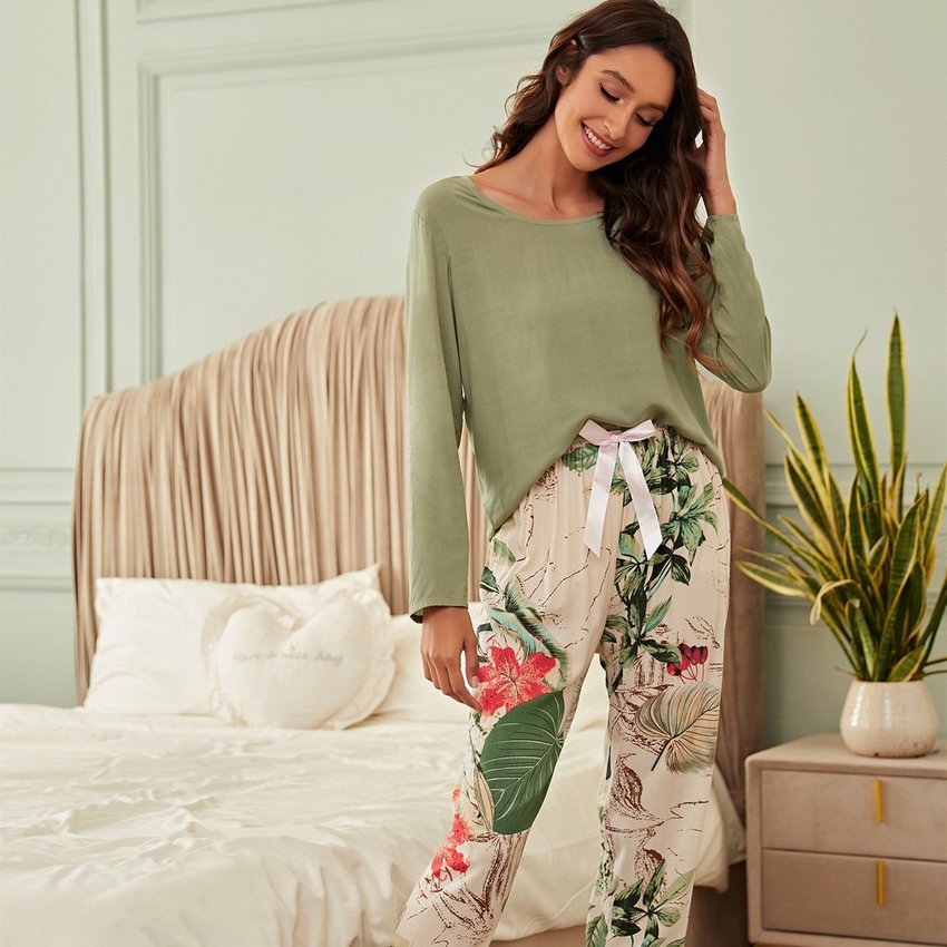 Комплект женский домашний 2 в 1: лонгслив и штаны с цветочным принтом Tropics Berni Fashion (M) 127369 127369 фото