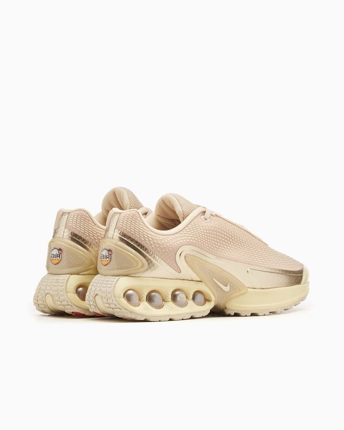 Кросівки жіночі Nike Air Max Dn (HV4861-200) HV4861-200 фото