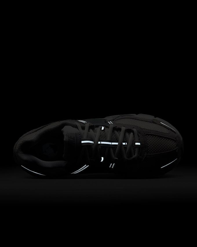 Кросівки унісекс Nike Zoom Vomero 5 (HQ0458-001) HQ0458-001 фото