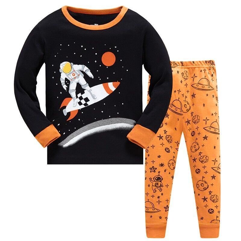 Пижама для мальчика с длинным рукавом принтом космос черная с оранжевым Космонавт на ракете Baobaby 127119 127119 фото
